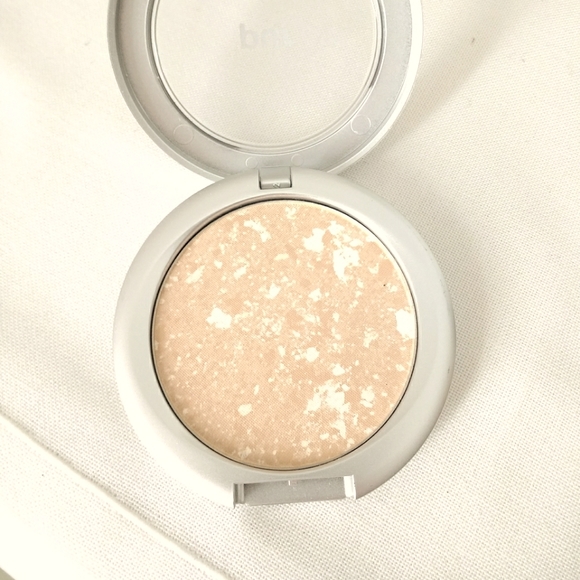 Pur Balancing Act Shine Control Powder - Picture 2 of 4
